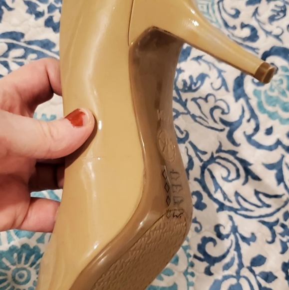 Heels - Picture 3 of 6